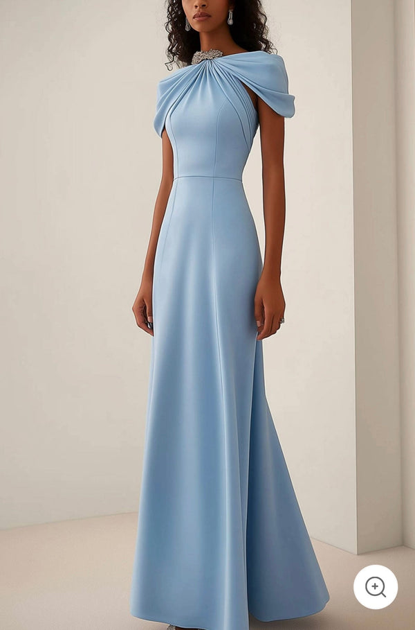 Patricia | Vestido azul claro con escote elegante y detalle de lazo
