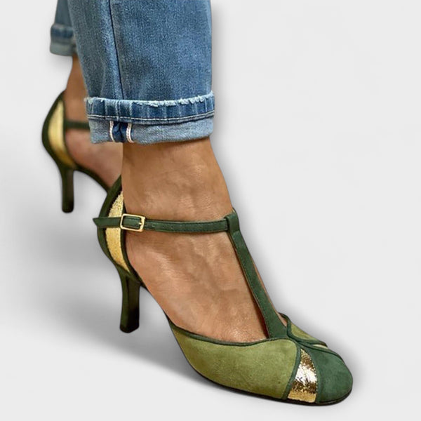 Alona - Salones Patchwork con T-Strap y Punta Cerrada