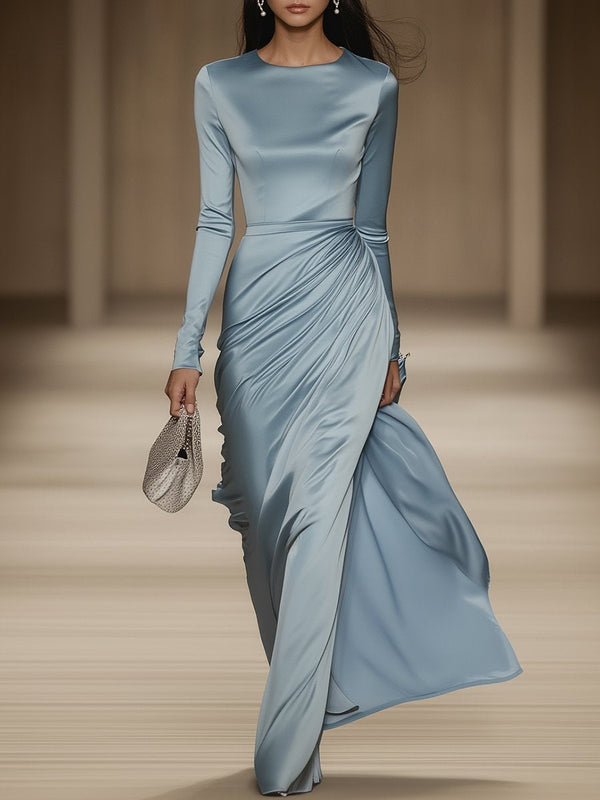 Selene – Vestido maxi de satén azul con cuello redondo y mangas largas